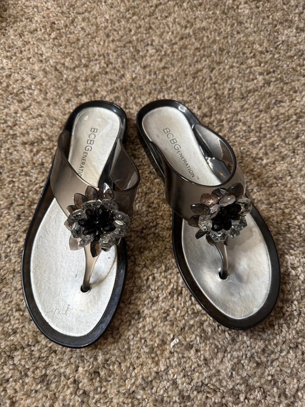 BCBG generation grey jelly sandals with flowers 5 EUC 426